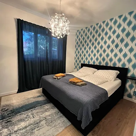 Littlebalaton- Pool, Sauna アパート